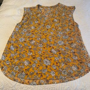 Old Navy Sleeveless V-Neck Shirt